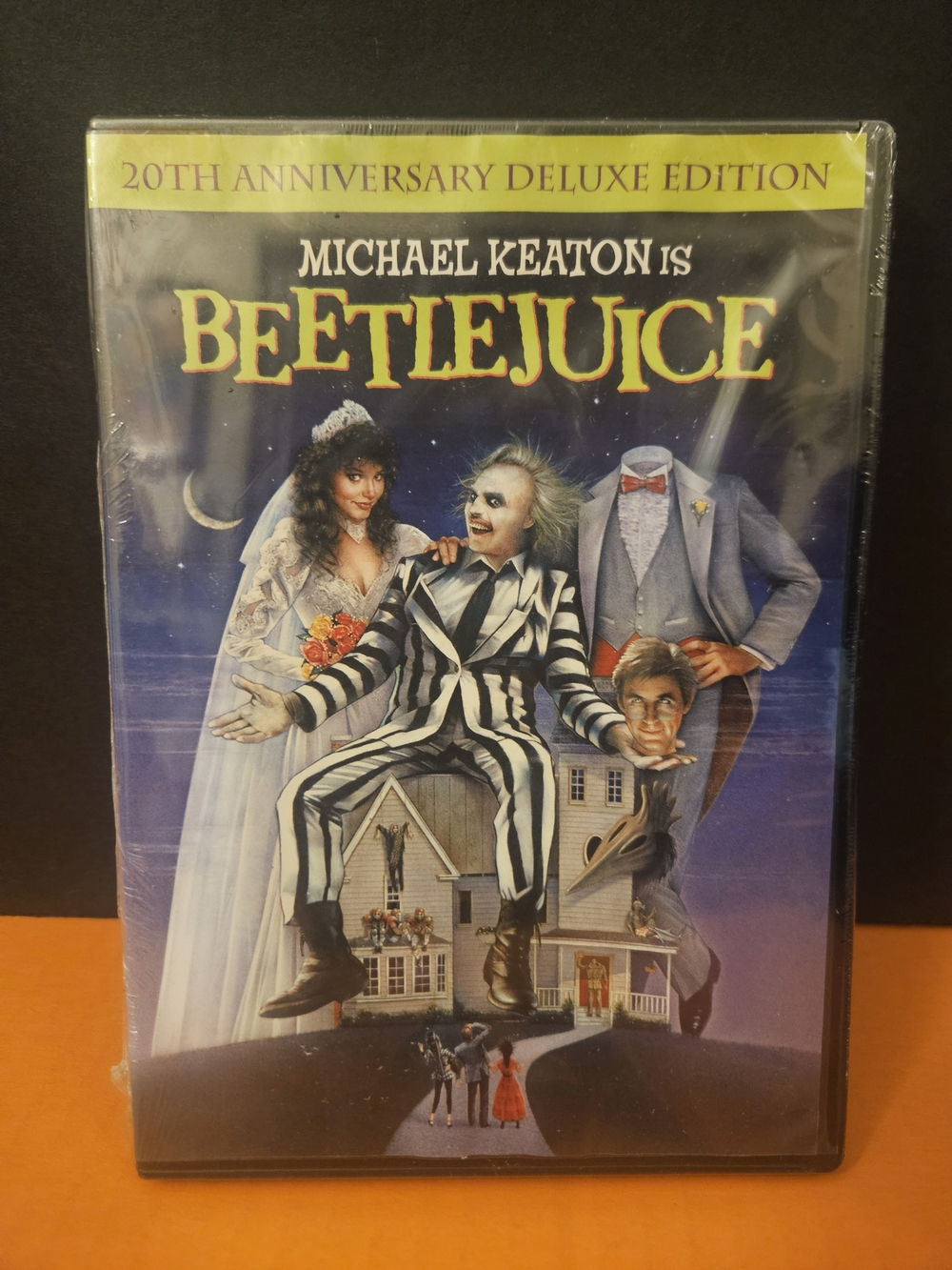 Warner Bros. Beetlejuice Deluxe Edition — Black/Yellow/White